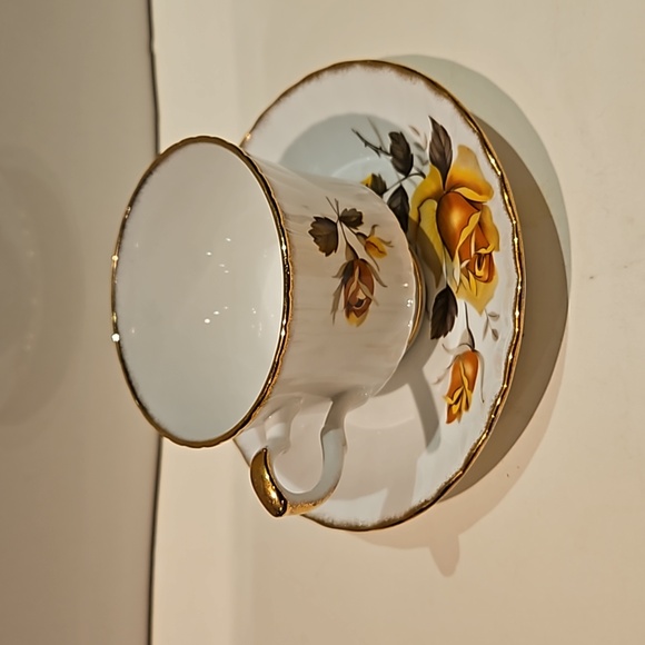 Vintage Royal Stafford tea cup and sauce - Picture 3 of 6